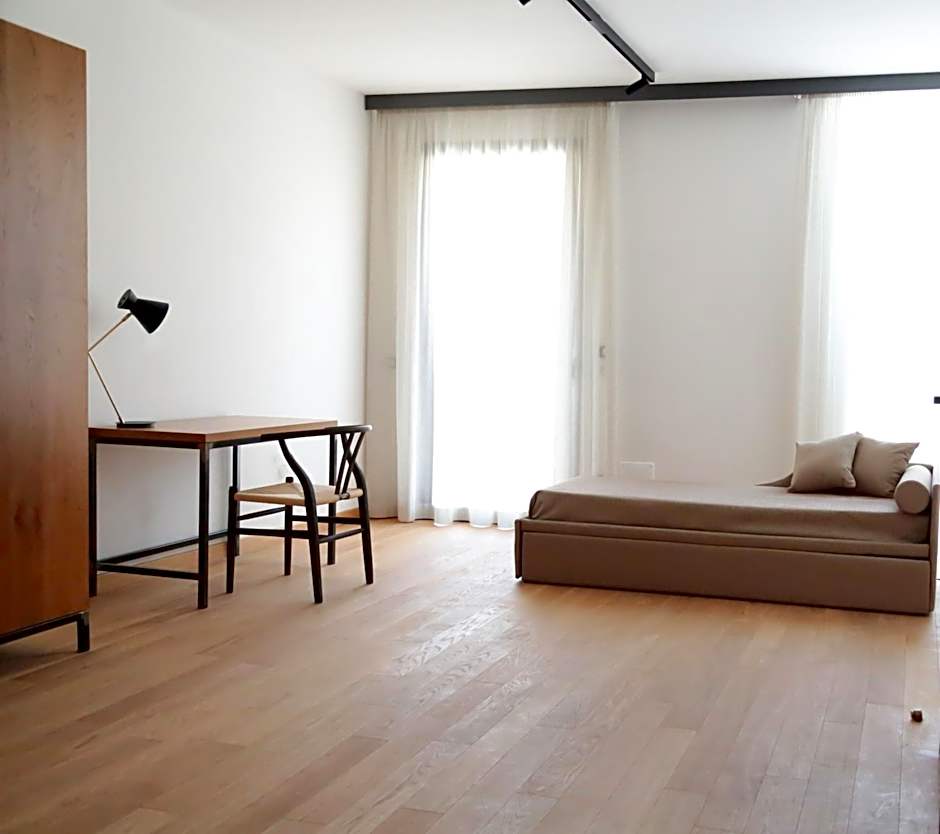 Glass House - Smart Rooms & Parking