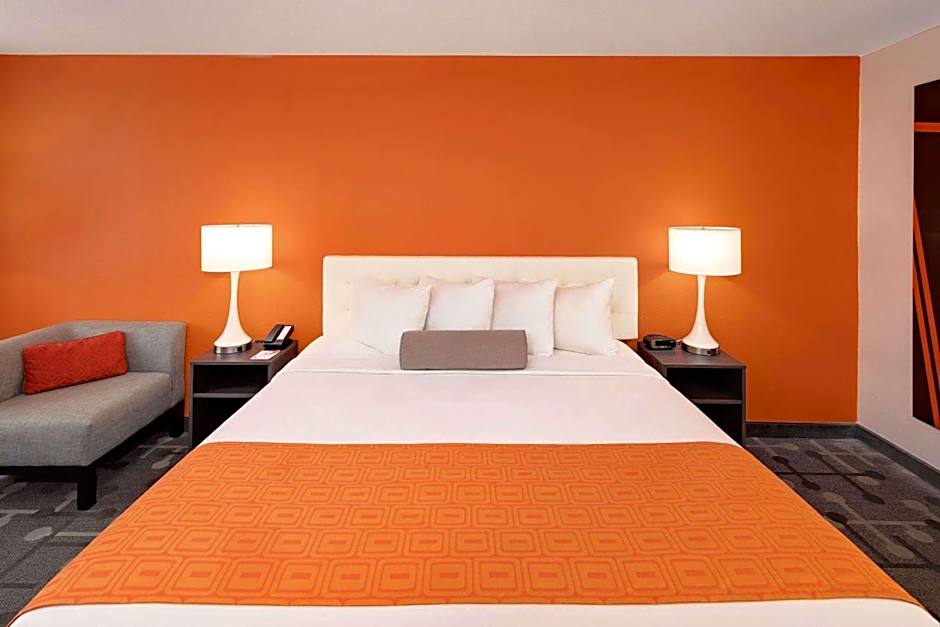 Howard Johnson by Wyndham Florence