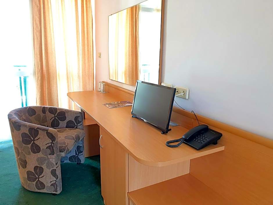 Sunny Day Club Hotel