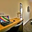 Central Hotel Gloucester by RoomsBooked