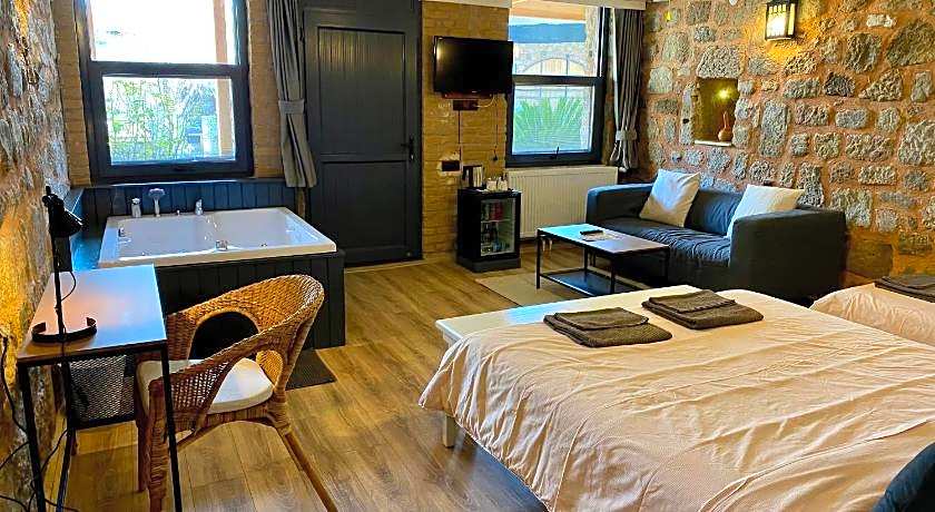 Attalos Suites Hotel