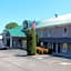 Douglas Inn & Suites Cleveland
