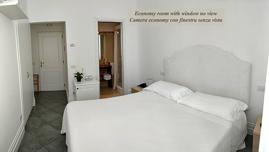 Photo 1 of 1 of Economy 1 Double Bed or 2 Beds