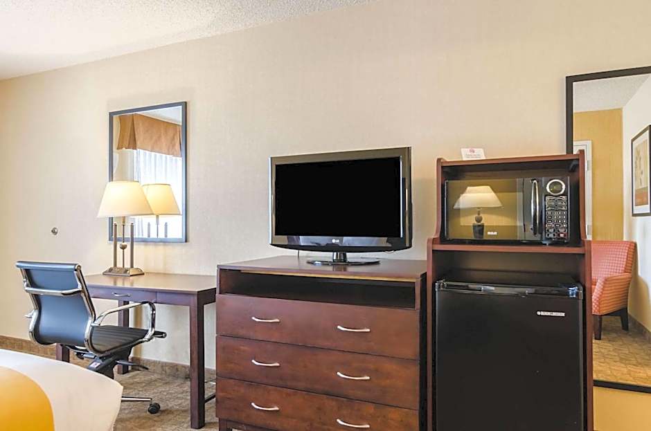 Quality Inn & Suites 