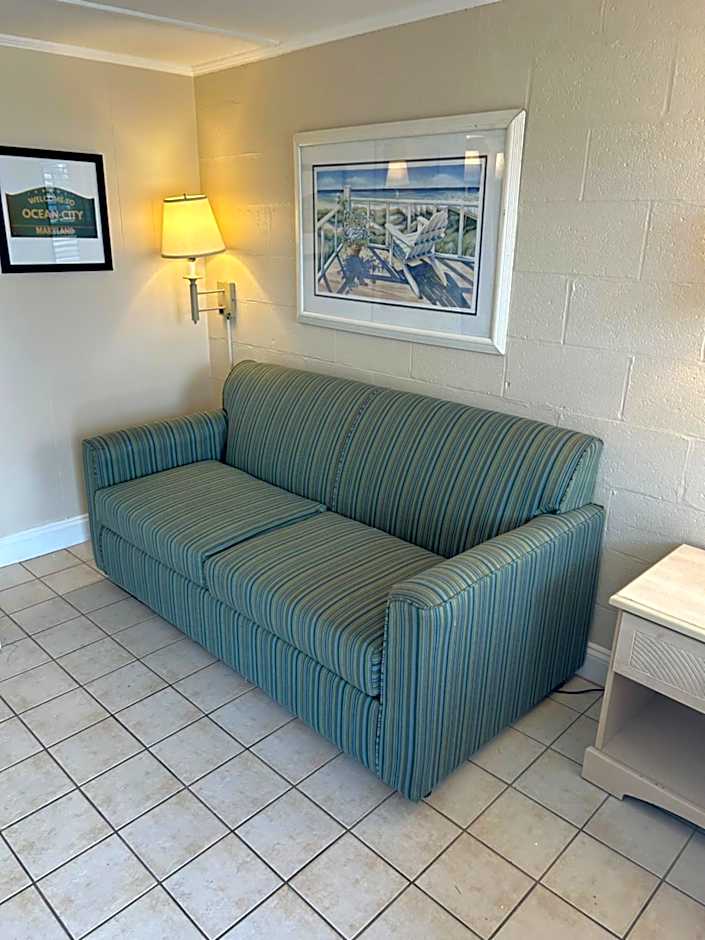 The Admiral Hotel/Motel