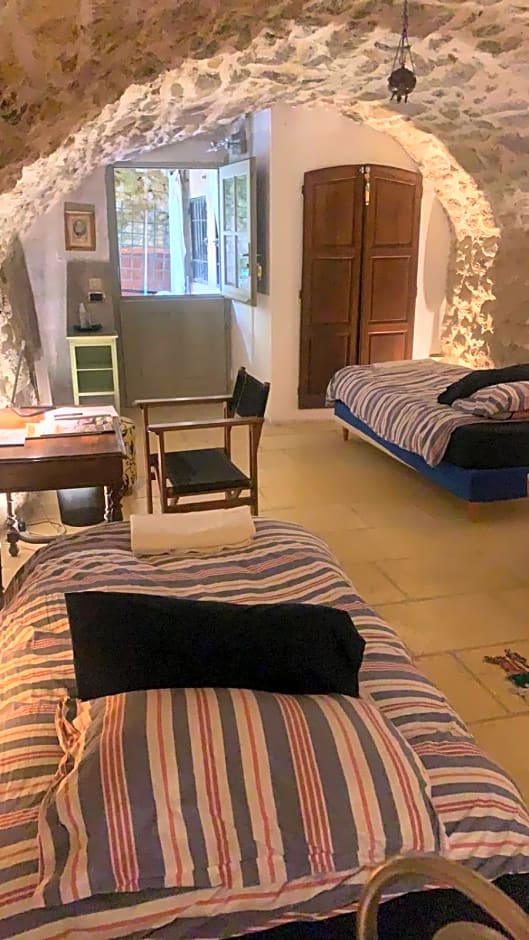 La villageoise, chambre troglodyte pitoresque au c¿ur du village