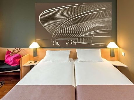 Room with a double bed or twin beds and 1 sofa bed