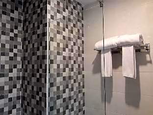 Front One Hotel Airport Solo