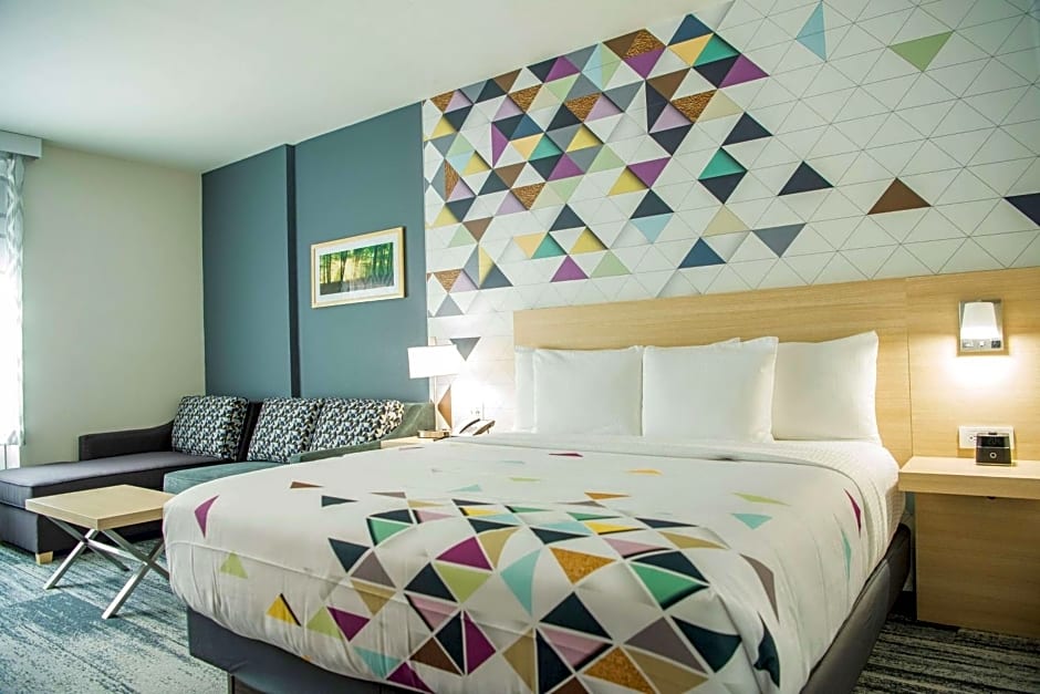 La Quinta Inn & Suites by Wyndham Lake City