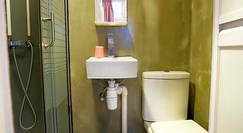 Hi Backpackers (Hong Kong Hostel Group)