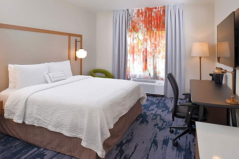Fairfield Inn & Suites by Marriott Arlington Near Six Flags