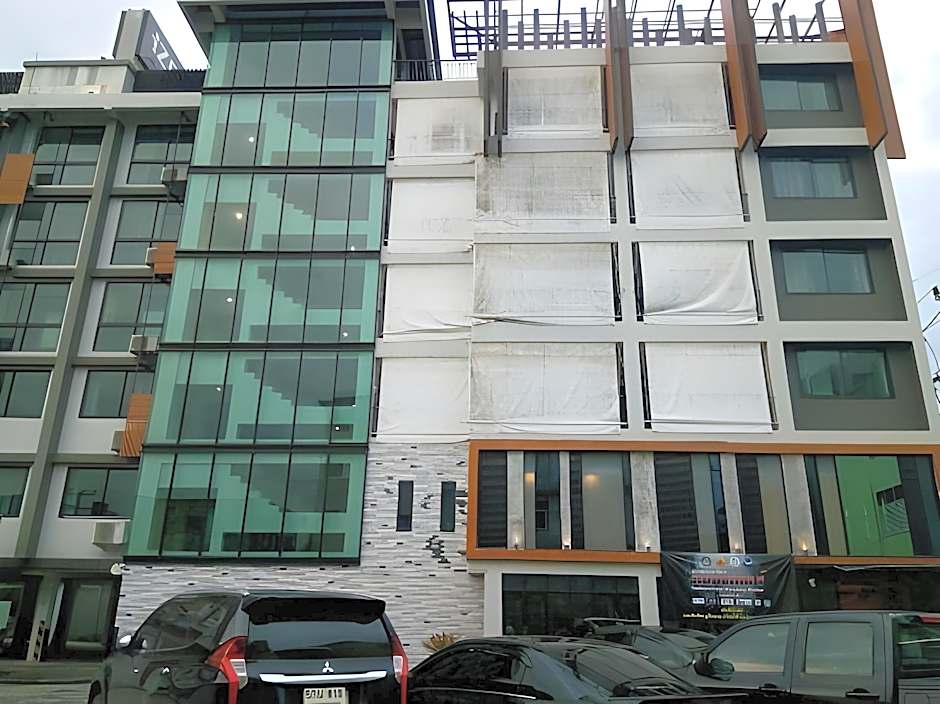 IZEN Budget Hotel & Residences