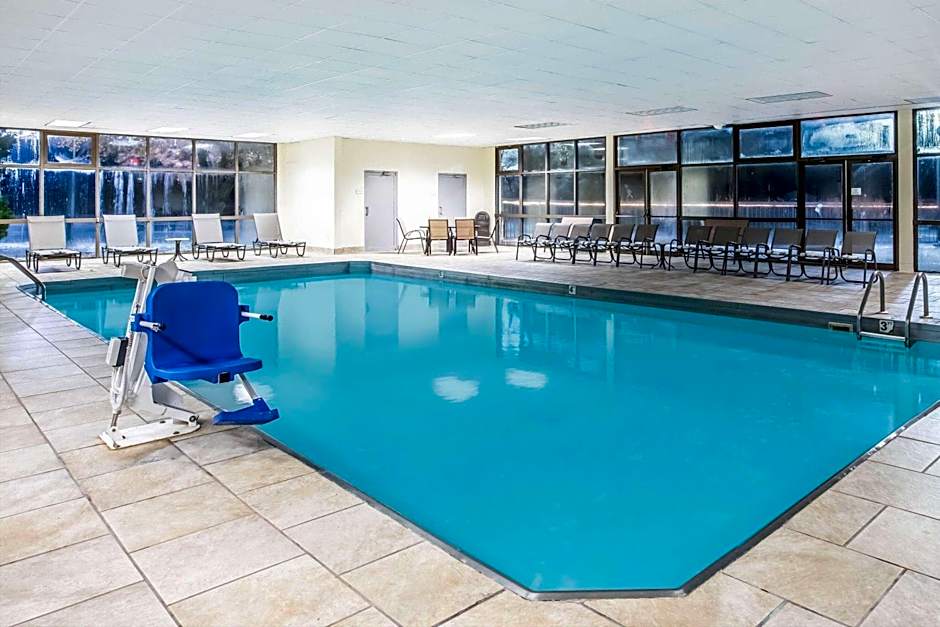 La Quinta Inn & Suites by Wyndham Davenport