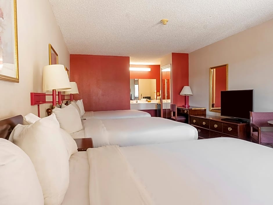 Photo 1 of 6 of Premium 3 Queen Beds