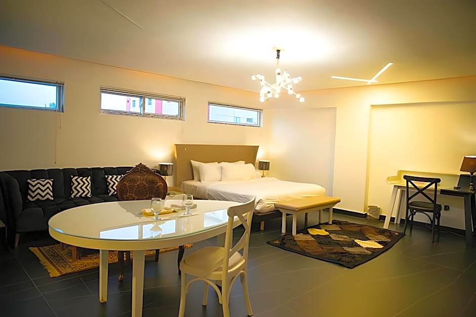 Hotel Crown Inn