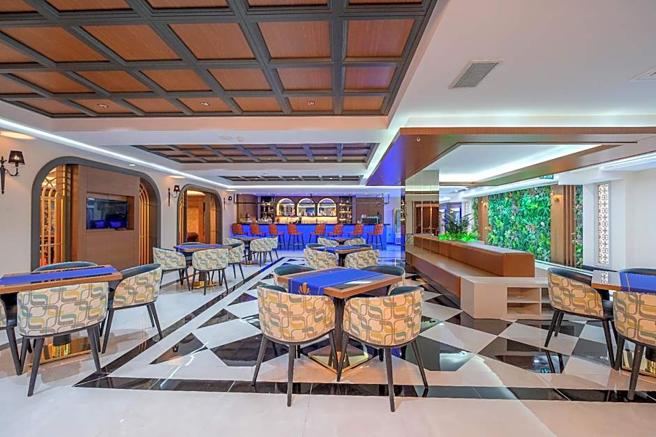 Elysium Deluxe Suites 