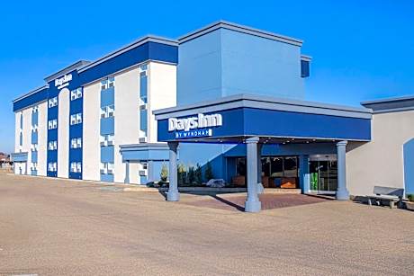 Days Inn & Conference Centre by Wyndham Camrose Norsemen