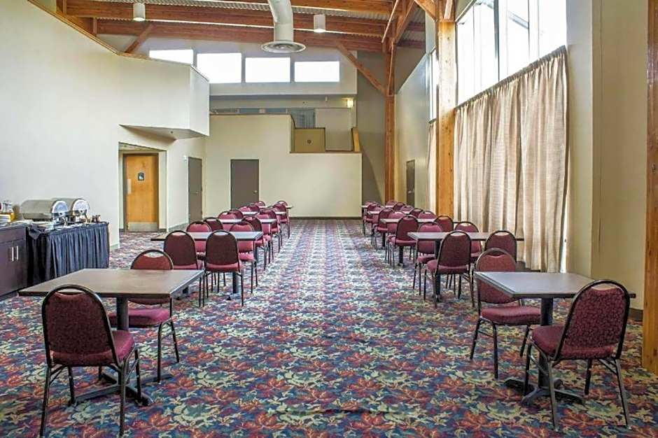 Lifestyle Inn Cedar Falls
