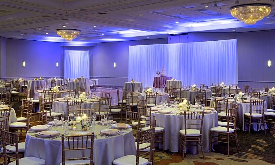 Embassy Suites by Hilton Portland Tigard
