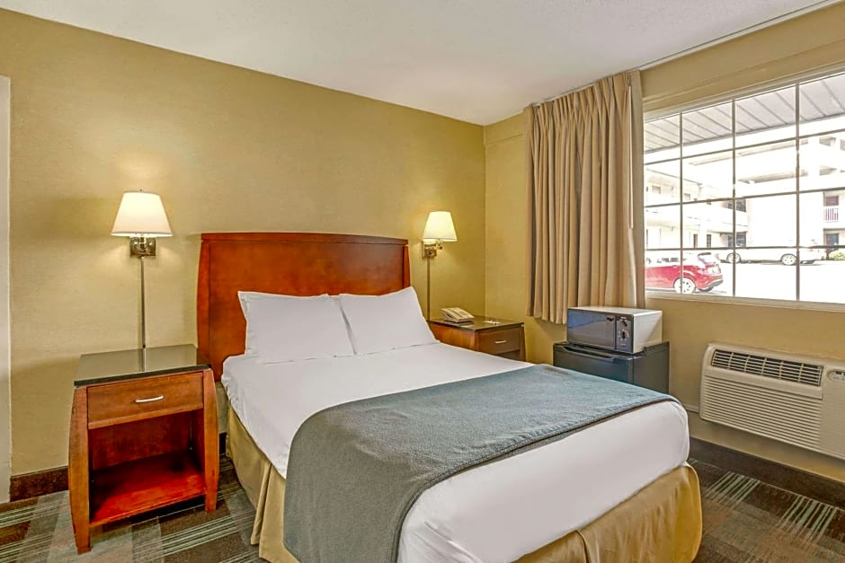 Travelodge by Wyndham Silver Spring