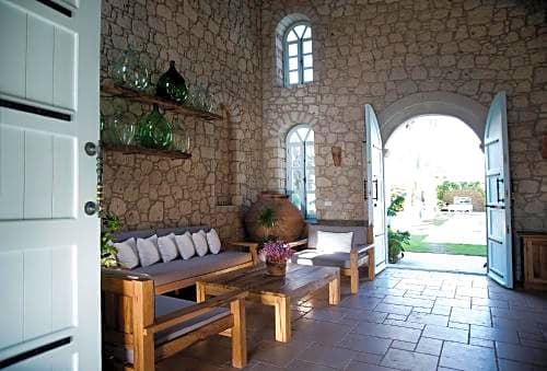 Manastir Alacati Hotel