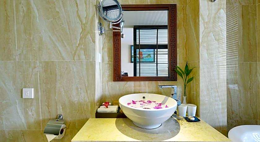 Royal Riverside Hoi An Hotel