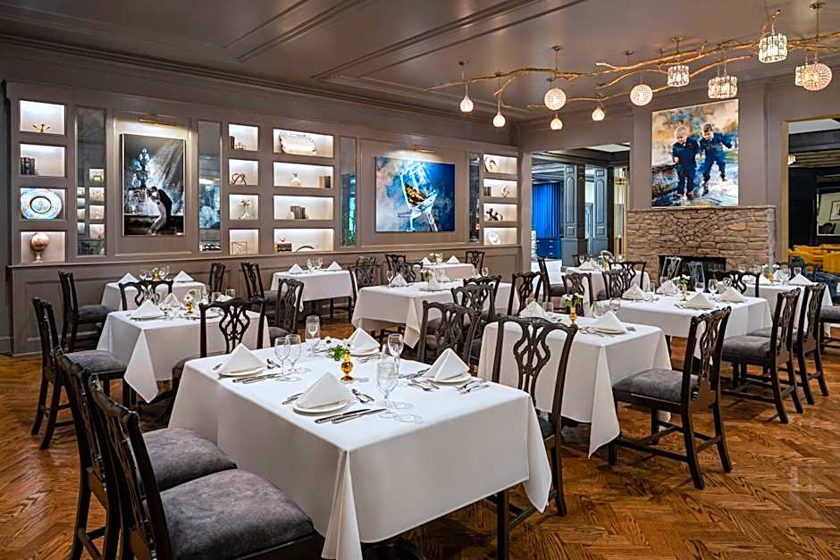 The Drake Oak Brook, Autograph Hotels