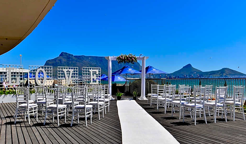 Lagoon Beach Hotel & Spa