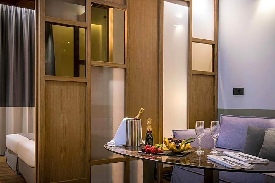 Petousis Hotel & Suites