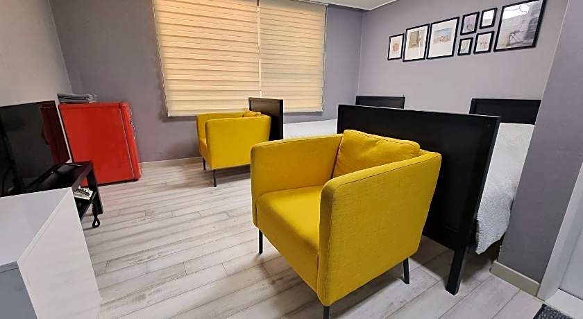 Bluehum Guesthouse