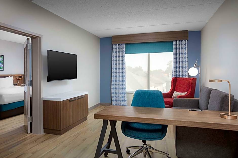 Photo 1 of 5 of 1 Bedroom 1 King Bed Suite, Hearing Accessible