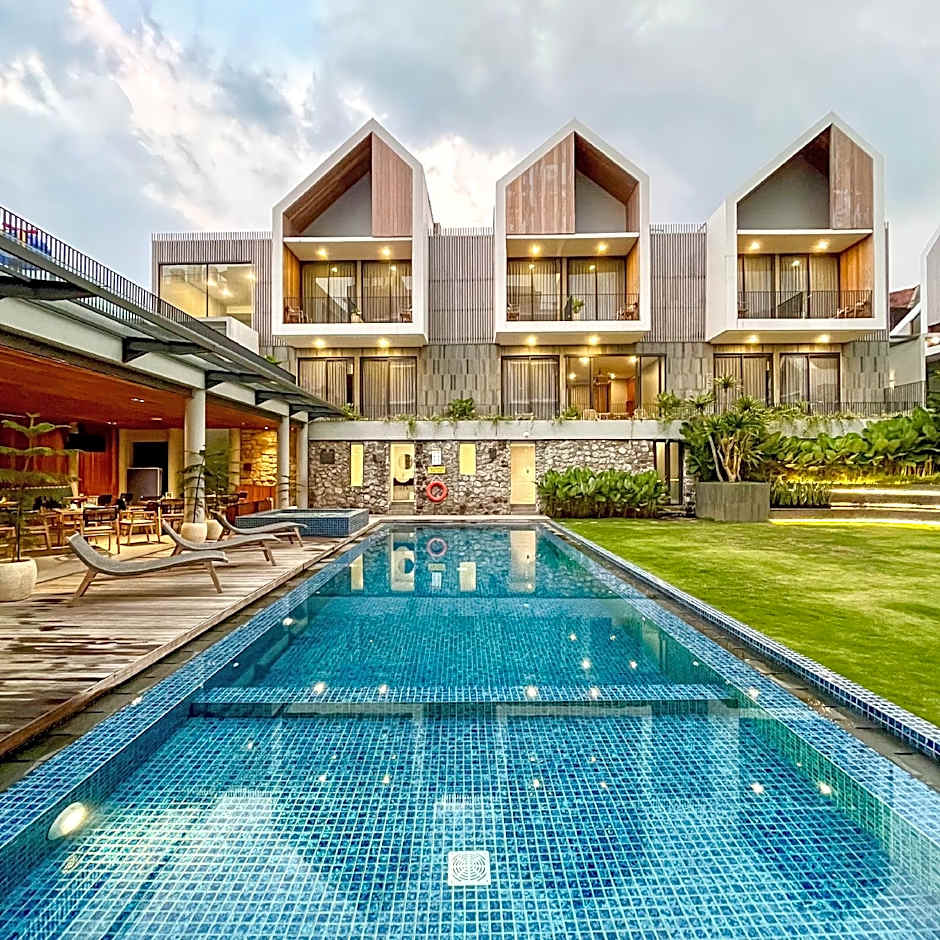 Facade Hotel by Azana