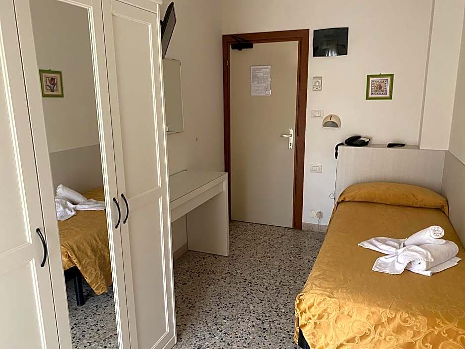 Hotel Modenese