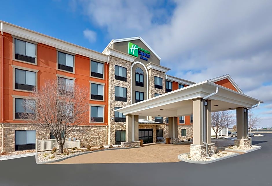 Holiday Inn Express & Suites Mitchell, an IHG Hotel