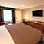 Ozark Inn & Suites