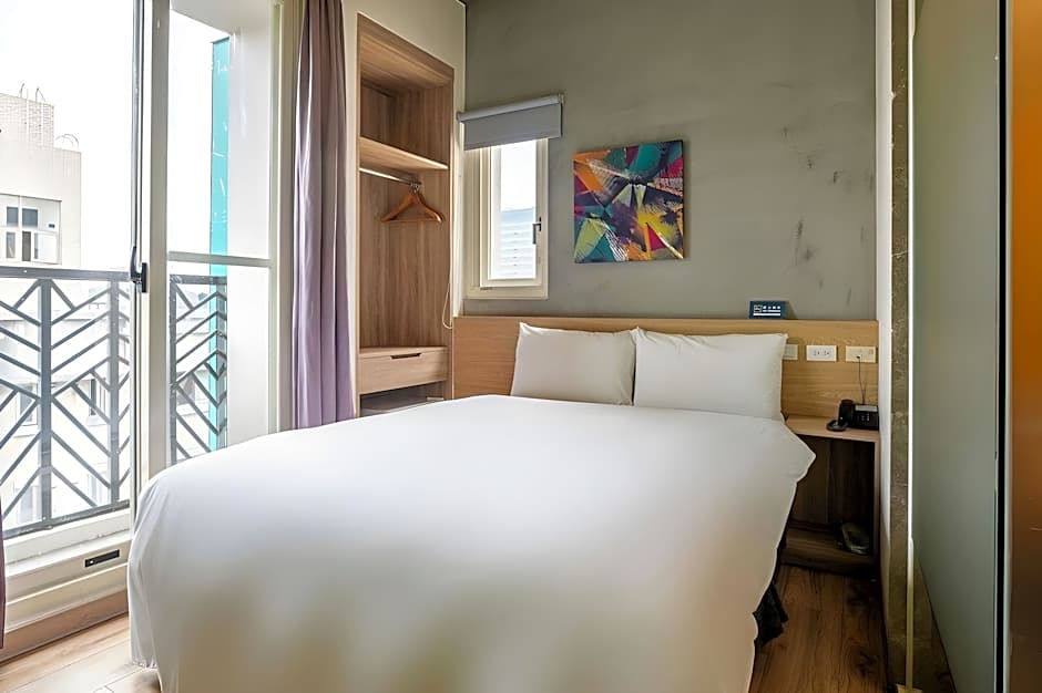 CHECK inn Express Taichung Yizhong