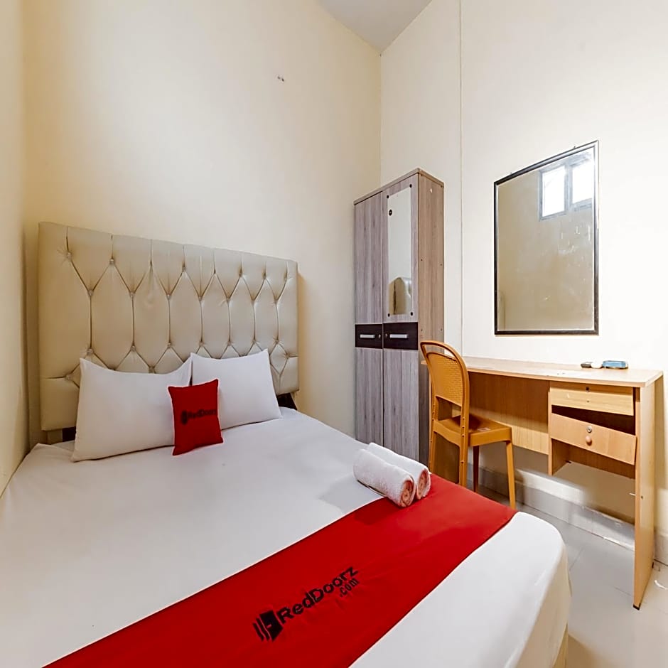 RedDoorz near RS Permata Cirebon