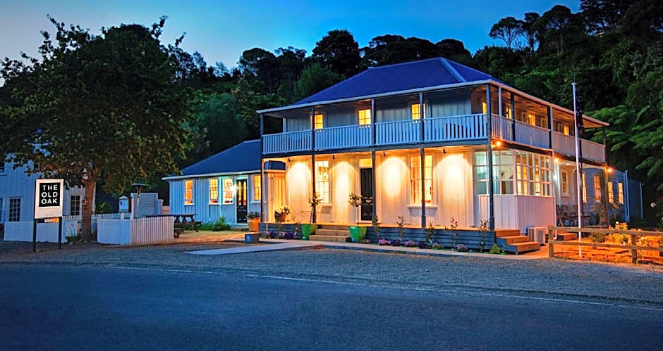 The Old Oak Boutique Hotel