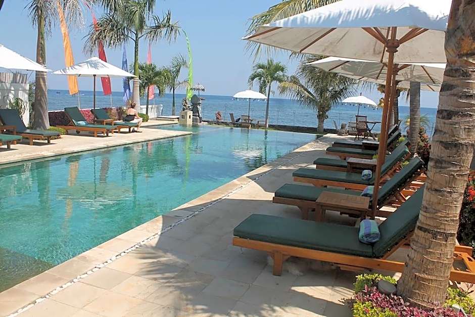 Kelapa Lovina Beach Villa