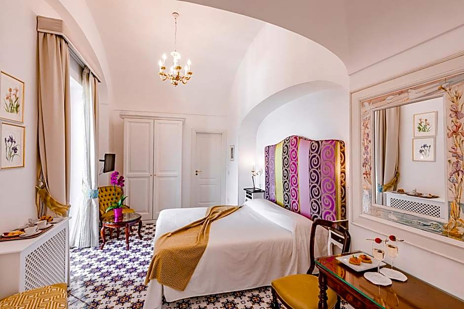 Photo 1 of 4 of Superior Suite, Sea View