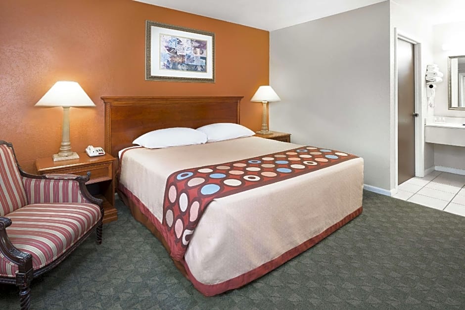 Super 8 by Wyndham Taylorville IL