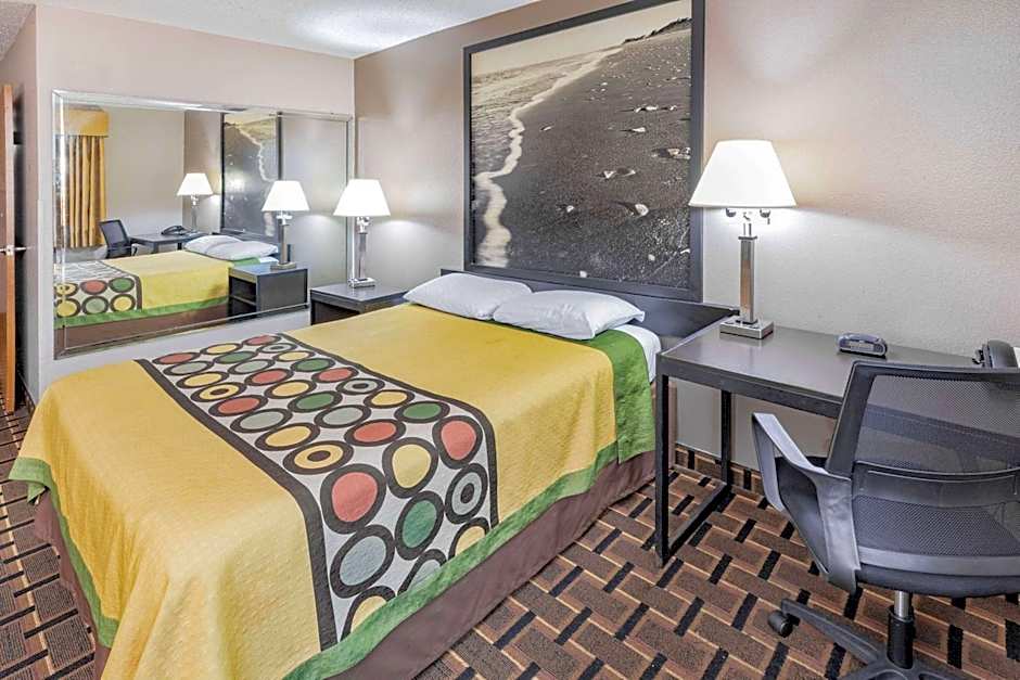 Super 8 by Wyndham League City/Kemah Area