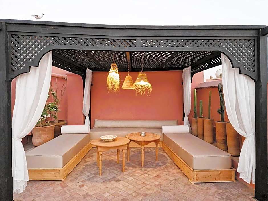 RIAD SAMAH