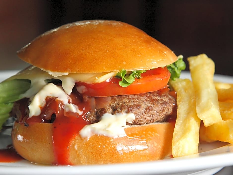 Richmond Hotel And Suites