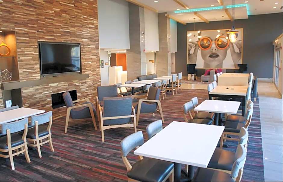 La Quinta Inn & Suites by Wyndham Perry