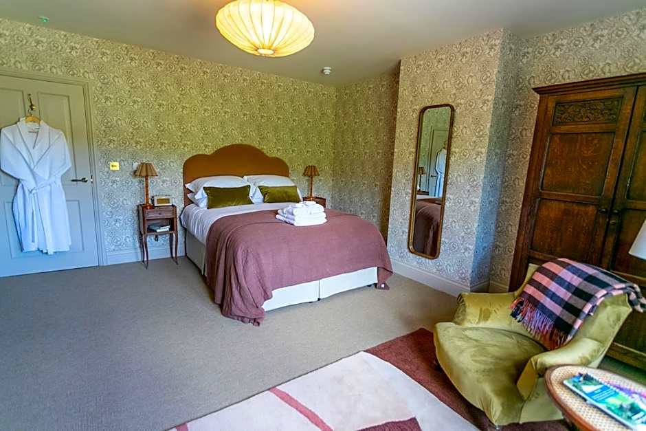 The Kirkstyle Inn & Sportsman Rest