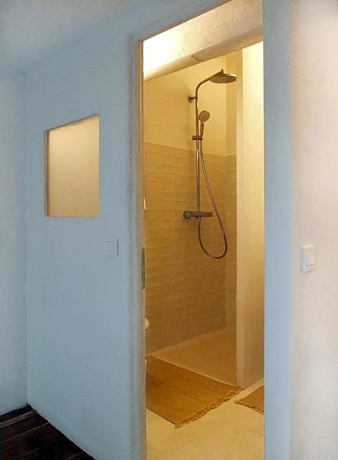 La Maison Jaune – Sete, FL