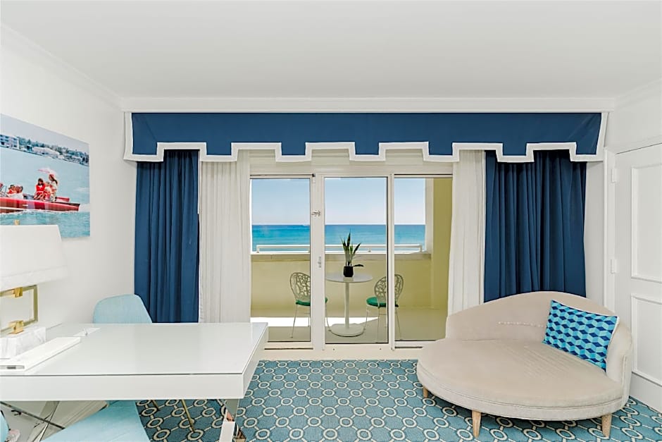 Photo 1 of 7 of 1 King Bed, Ocean front