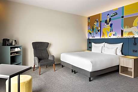 King Room - Mobility Accessible