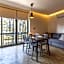 L304 Studio apt 2Bdrm 1bath Fits 6 AC Rooftop